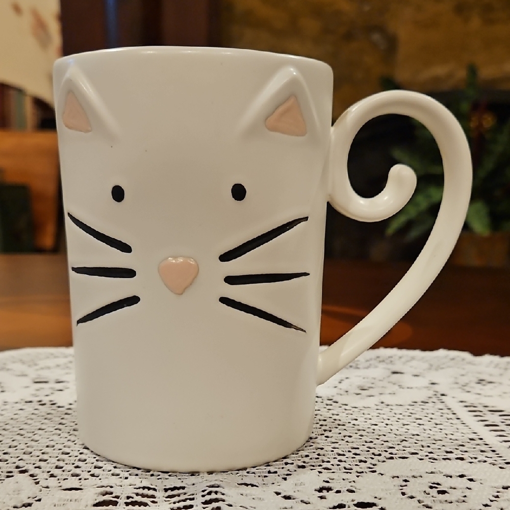 Sweet 3D Cat Face & Tail Handle Mug